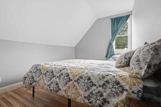 Massive 11BR Home Ideal for Reunions - Niagara Falls - 3