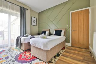 2 Bedroom Stunning Apartment - Sleeps 6 - Central Location - Cardiff - 1