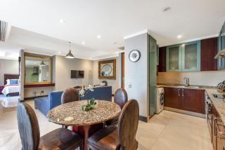 1 Bed at Raphael Penthouse Nelson Mandela Square - Joanesburgo - 9
