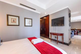 1 Bed at Raphael Penthouse Nelson Mandela Square - Joanesburgo - 4