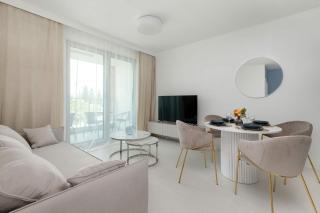 Modern Apartment Popiełuszki 2C with Parking in the Center of Gdańsk by Noclegi Renters - Danzig - 0