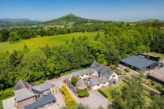 The Willow - Luxury Hideaway - Abergavenny - 2