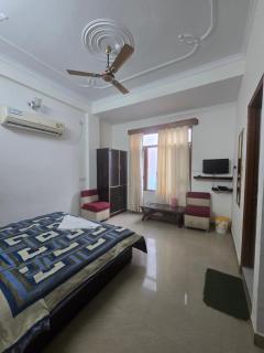 Besillio Grand Hotel & Restaurant - Sundarnagar - 2