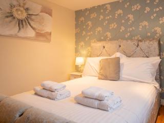 Elckys Lodge - Hot Tub Retreat Near York - 4