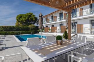 White Canvas Boutique Studios - Laganas - 6