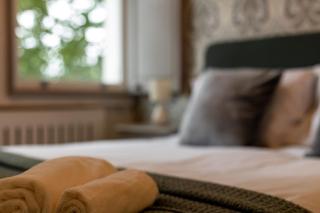 Stylish 1BR Scenic Balcony - 4