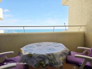 Charming 1 Bedroom Apartment in BenalBeach - 1