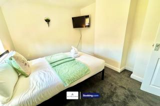 The Jungle by AltoLuxoExperience Short Lets & Serviced Accommodation With Free Parking - Bristol - 5