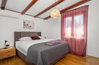 House Trget - Trget - 2