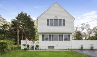 Cozy Modern 2BR Near Grays Beach - Kingston - 0