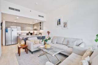 3BR Elegant Haven with Gym, Pool and 2 Parking Spaces - Sabkhah - 3