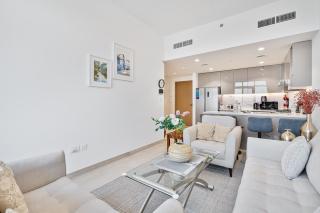 3BR Elegant Haven with Gym, Pool and 2 Parking Spaces - Sabkhah - 4