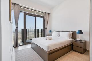 3BR Elegant Haven with Gym, Pool and 2 Parking Spaces - Sabkhah - 9