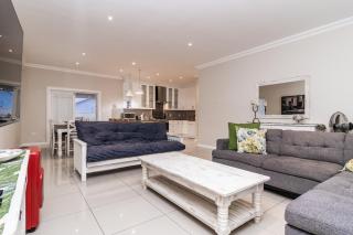 147 Abalone-Inn - Hermanus - 2