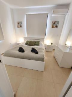 Tombs of the Kings Two Bedroom Patio Apartment - Paphos - 4