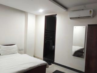Hotel O Sanskriti Hotel - Jāmb - 7