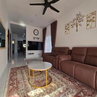 Anjung KLIA No 69 With Neflix - Kampong Besut - 0