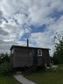 Cranfield Retreat & Glamping & Hobbit House - Long Melford - 6