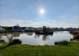 Etna Laurels at the peaceful Cherry Lea Holiday Park and Fishing Lake - Burgh le Marsh - 5