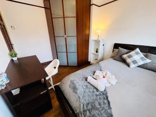 The Portuguese 3 Bedroom House & Studio By AltoLuxoExperience Short Lets & Serviced Accommodation With Free Parking - Bristol - 8