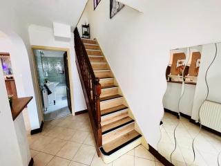 The Portuguese 3 Bedroom House & Studio By AltoLuxoExperience Short Lets & Serviced Accommodation With Free Parking - Bristol - 6