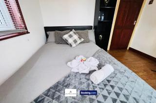 The European 3 Bedroom House By AltoLuxoExperience Short Lets & Serviced Accommodation With Free Parking - Bristol - 8