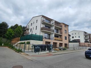 Tichý byt Rosice, vlastní parkoviště u domu - Rosice - 8