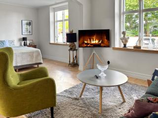 NEW Stylish Coastal Retreat, 1 Min to the Ocean - Lerberget - 4