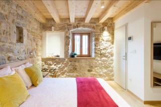 Explore the Historic City Center from a Remodeled Apartment - 0