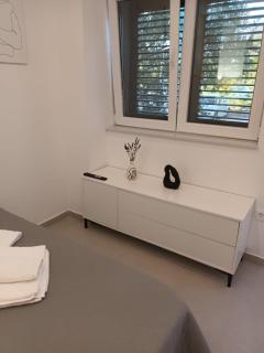 Beach studio KATE, with sea view, garden and parking, MURTER, DALMATIA - Murter (Morter) - 6