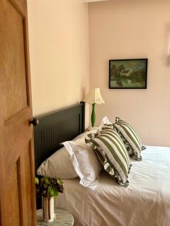 Cardigan Cottage - McGregor - 1