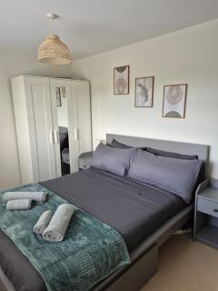 Modern Coastal Cottage with Hottub and Free parking - Lymington - 1