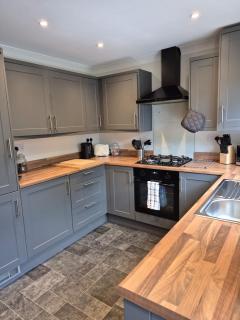 Modern Coastal Cottage with Hottub and Free parking - Lymington - 7