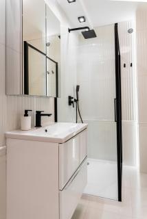 Pure Home Premium Apartments - Free Parking & AC - 3