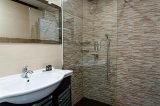 2 BDR Cozy Downtown Apt I Mall, Park, Subway - 6