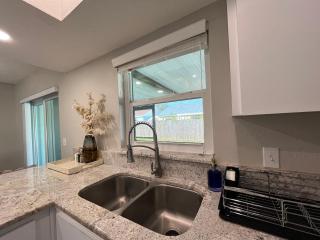 Cozy Home in Valrico, 20 mins from Busch Gardens - Valrico - 5