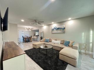 Cozy Home in Valrico, 20 mins from Busch Gardens - Valrico - 0