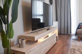Stylish & Modern 3bedrooms -2bathrooms-pool & gym - 3