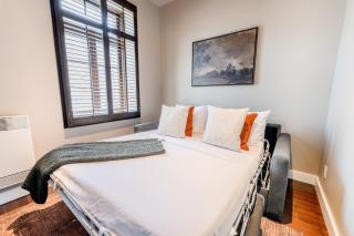 Self Check-In Boutique Hotel - Quartier latin - Room 201 - Montreal - 3
