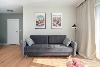 Bright Apartment Bulgarska with Parking near ENEA Stadium by Noclegi Renters - Posen - 1