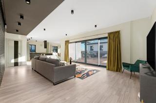 Luxury Villa Near Marbella with Heated Pool & Sauna, 5 Min Walk to Beach - Mijas Costa - 4