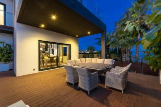 Luxury Villa Near Marbella with Heated Pool & Sauna, 5 Min Walk to Beach - Mijas Costa - 1