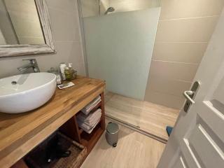 Family Fun, Beach, Biking and Relaxation - 9