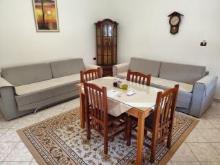 Artur's Apartment 2 - Gjirokastër - 7