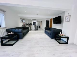 Unique Modern Studio Apartment - Motherwell - 0