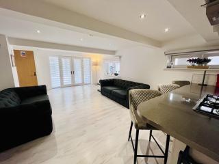 Unique Modern Studio Apartment - Motherwell - 6