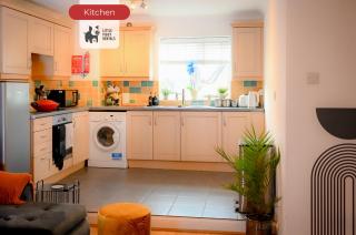 2 Bedroom Apartment By Littlepiggyrentals Short Lets & Serviced Accommodation Stansted Mountfitchet Near Stansted Airport - Stansted Mountfitchet - 6
