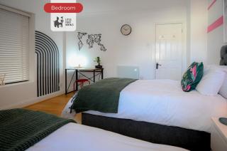 2 Bedroom Apartment By Littlepiggyrentals Short Lets & Serviced Accommodation Stansted Mountfitchet Near Stansted Airport - Stansted Mountfitchet - 3
