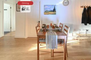 2 Bedroom Apartment By Littlepiggyrentals Short Lets & Serviced Accommodation Stansted Mountfitchet Near Stansted Airport - Stansted Mountfitchet - 2