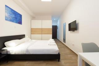 Stylish elevated ground floor studio with yard - Athen - 9